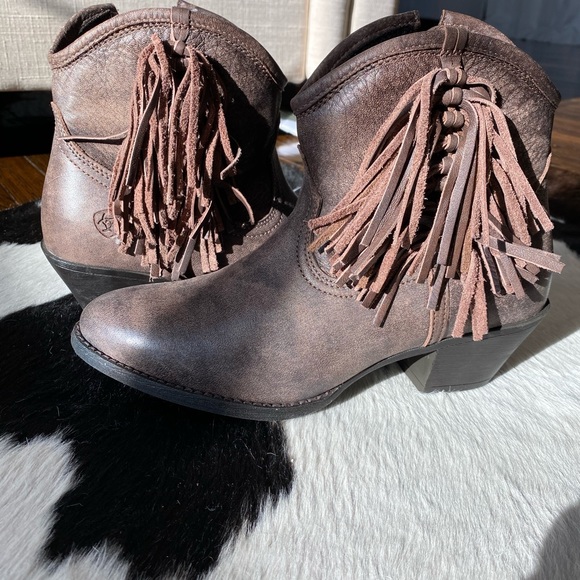 ARIAT booties with tassels - Picture 3 of 9